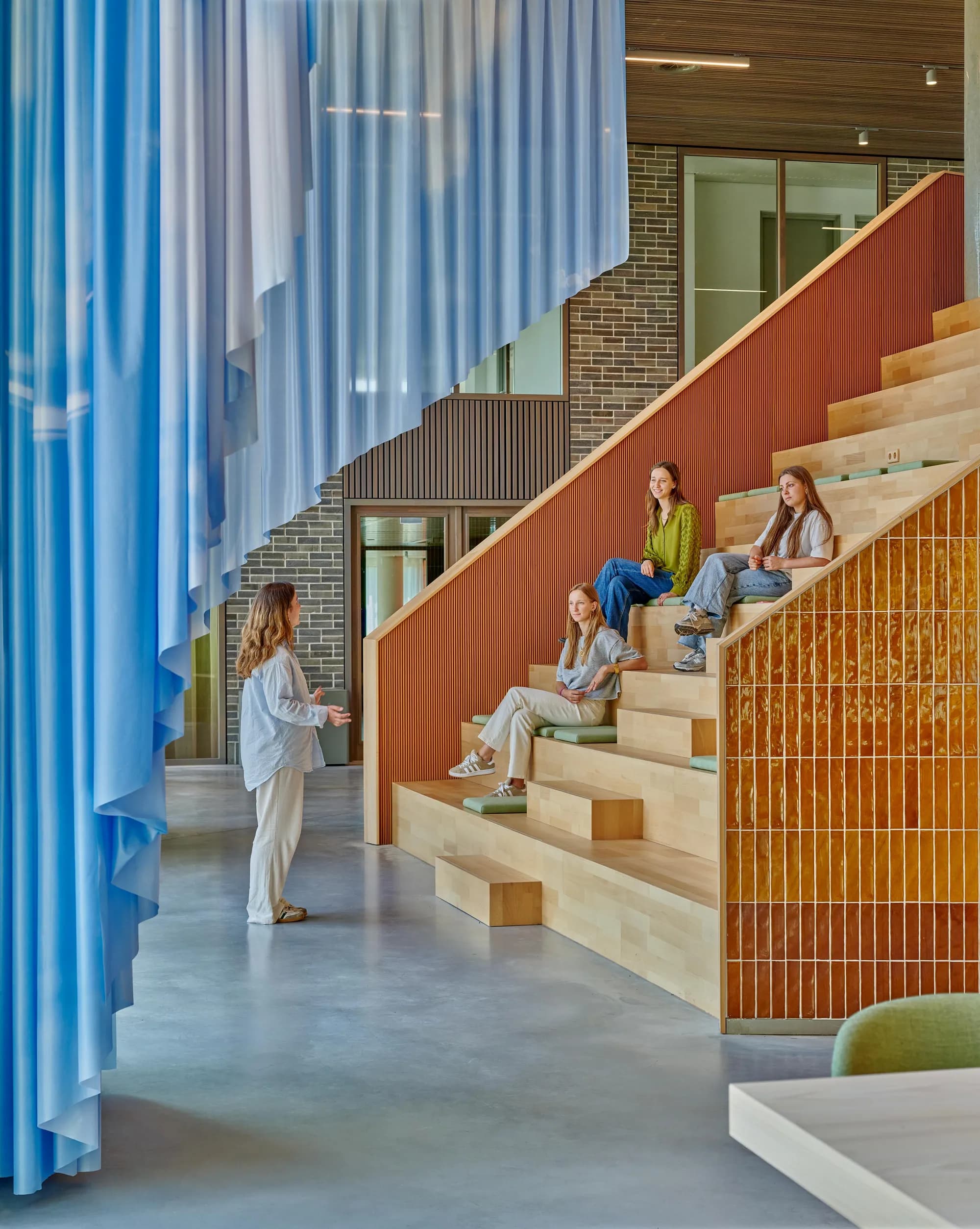 A big thank you to Dutch Invertuals, Powerhouse Company, Shift architecture urbanism, JP van Eesteren, Synchroon, and everyone involved. The winners will be announced on 22 October 2026. Discover the shortlist: https://frameweb.com/project/5tracks